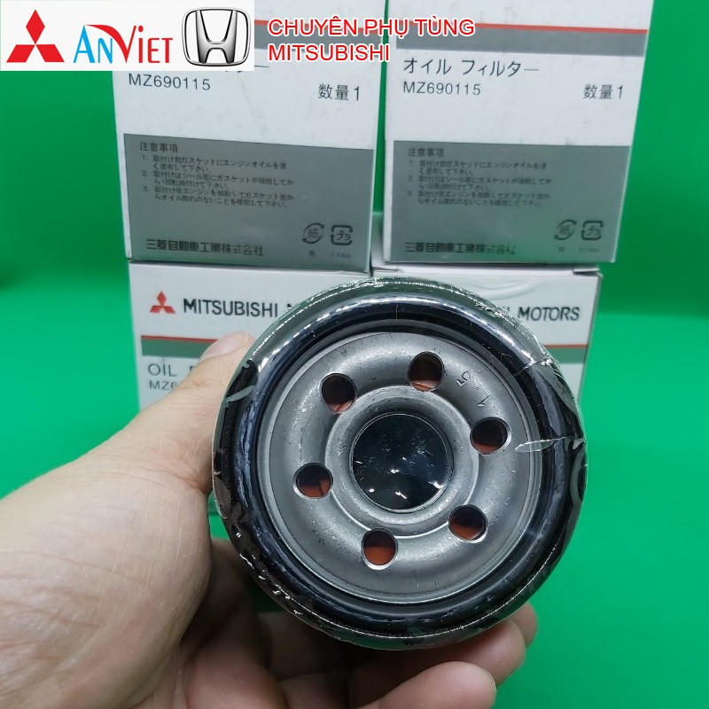 Lọc nhớt động cơ xe Mitsubishi Attrage Mirage Xpander Lancer Jolie Mã MZ690115 hàng OEM