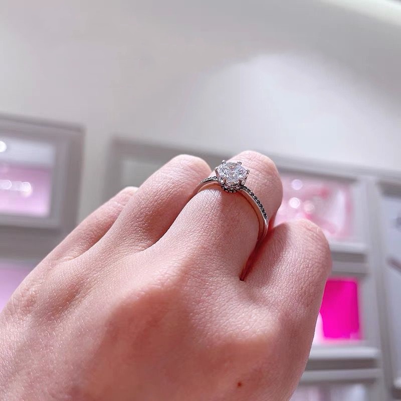 Nhẫn Đính Hôn Bạc 925 Hình Vương Miện Đính Đá Pandora