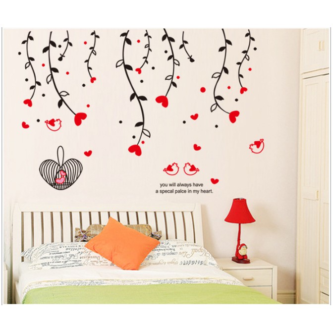 Decal trang trí dây leo trái tim đỏ
