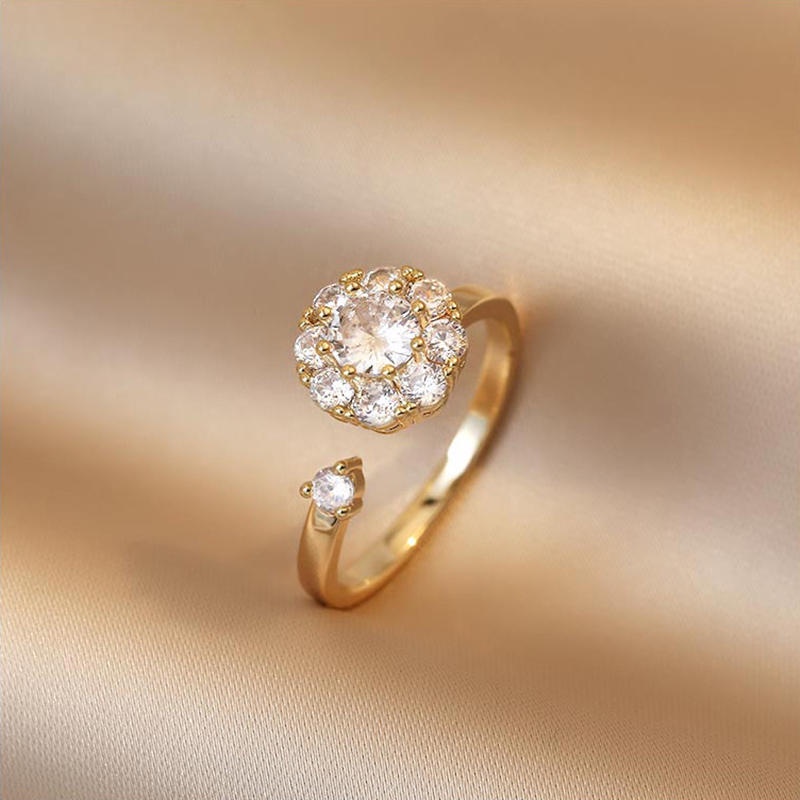 Nhẫn nữ mạ vàng 18k đính kim cương nhân tạo lấp lánh thiết kế mặt xoay chuyển độc đáo mới lạ thời trang sang trọng