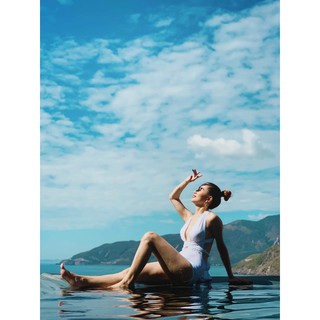 BIkini xẻ ngực chéo lưng (trắng và đen)