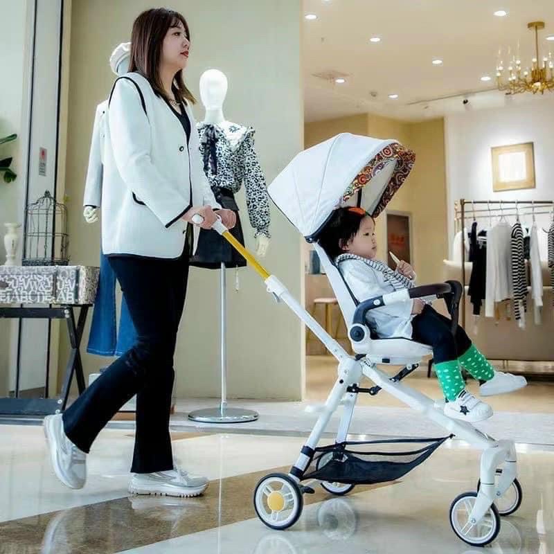 Xe Đẩy M8 xoay chiều, 3 tư thế ( nằm ,ngồi , ngả)