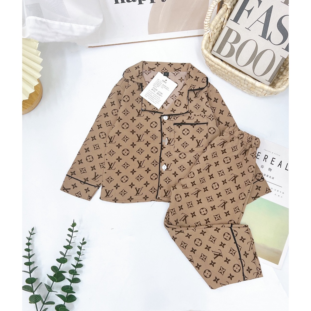 Bộ ngủ pijama cho bé, bộ pijama lụa Hàn cao cấp họa tiết thương hiệu sành điệu (MẪU MỚI) cho bé trai, bé gái 20-33kg