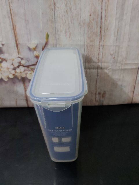 Hộp nhựa bảo quản thực phẩm Lock & Lock HPL713