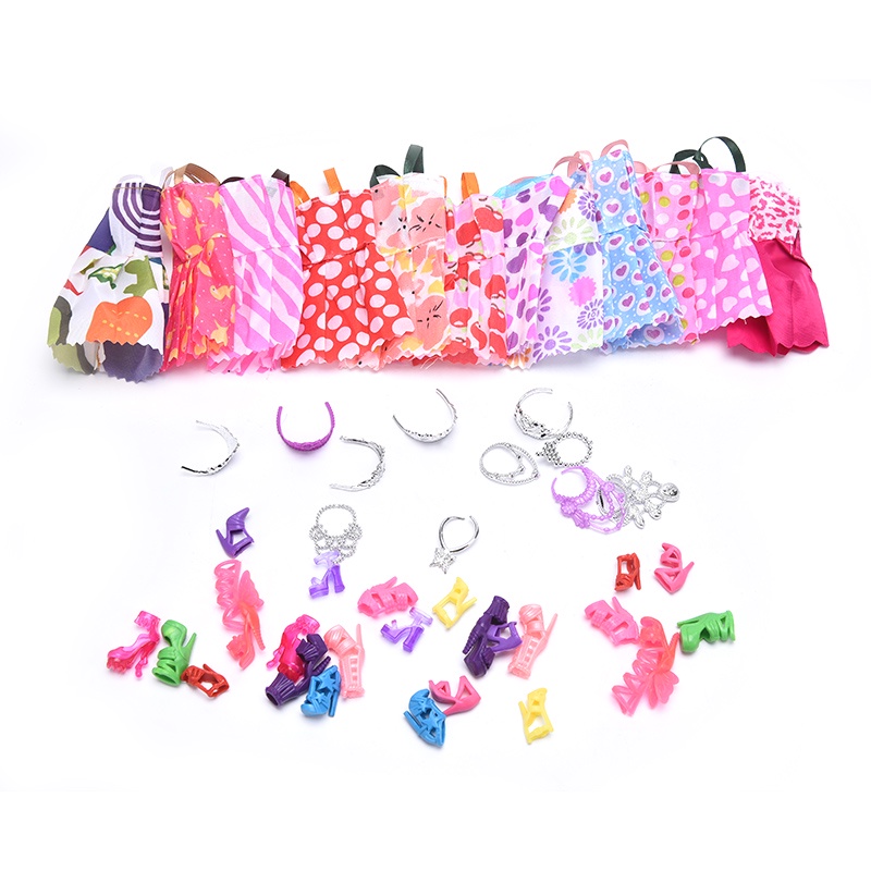 Set 35 Váy 12 Đôi Giày Cao Gót + 5 Vương Miện + 6 Dây Chuyền Cho Búp Bê Barbie