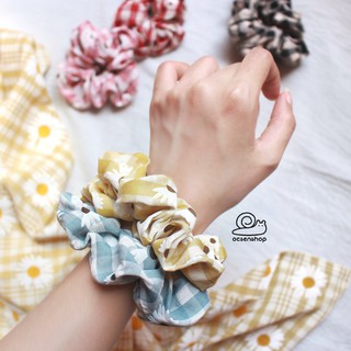 Ốc Sên Shop - Scrunchie caro hoa cúc
