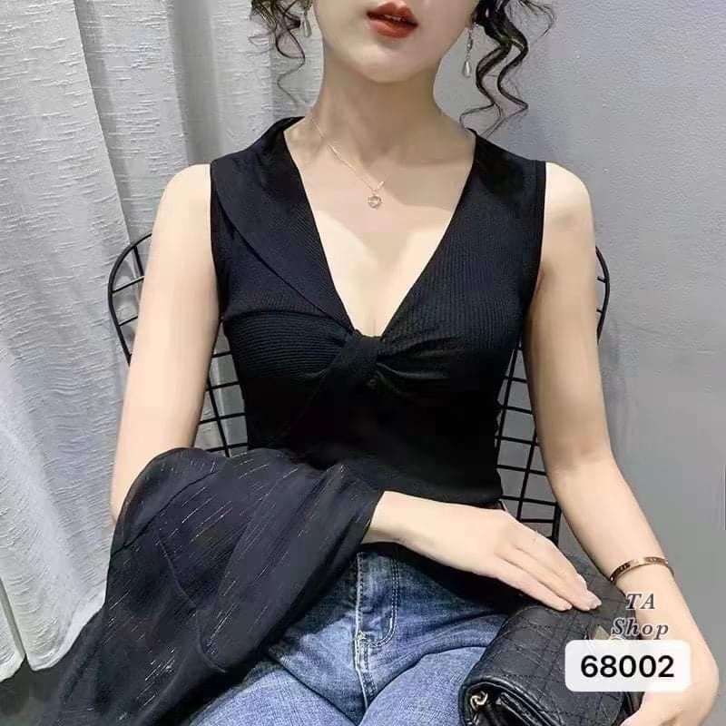 Áo len sát nách xoắn ngực