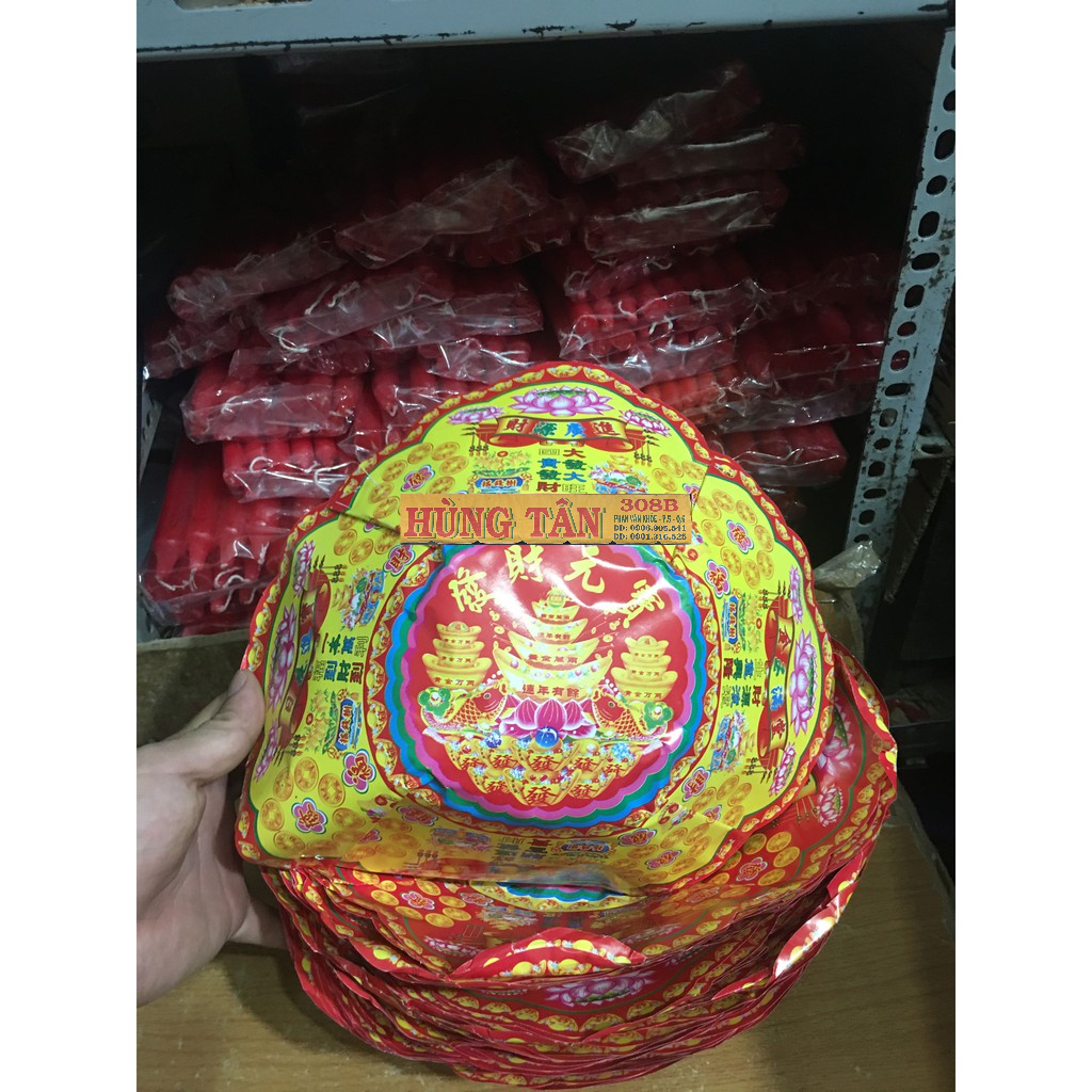 Một Thuyền Hoa ( Ghe Bông ) Lớn Trong Thờ Cúng