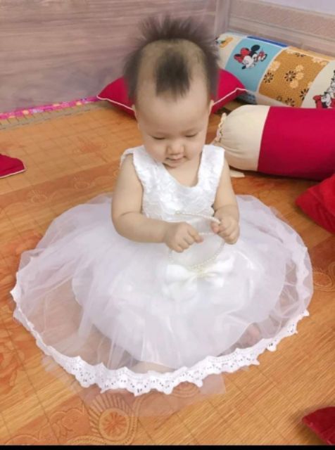 Váy, đầm công chúa ren dễ thương cho bé gái