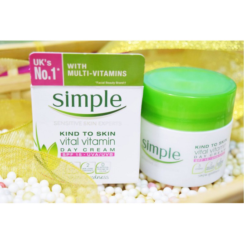 [auth -Bill UK] Kem Dưỡng Ban Ngày Simple Kind To Skin Vital Vitamin Day Cream SPF 15 UVA/UVB 50ml