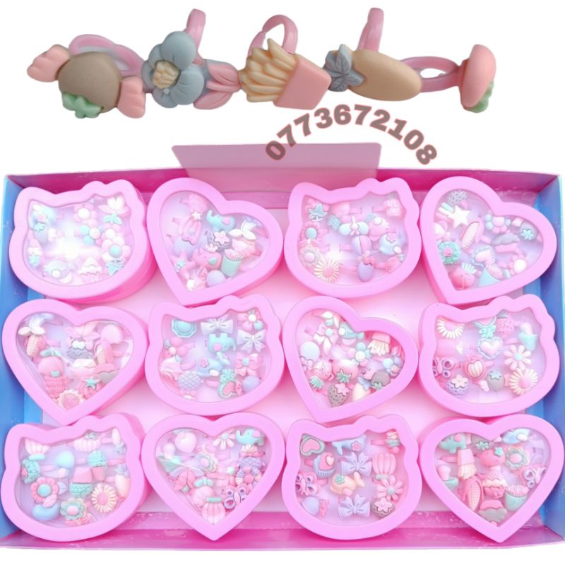 Khay 12 hộp nhẫn nhựa cute cho bé