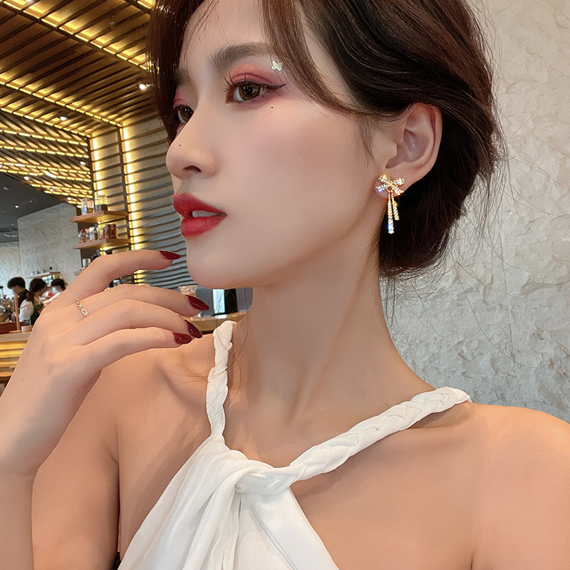 Đôi Bông Tai Hình Chiếc Nơ Đính Đá Thời Trang Hàn Quốc Cho Nữ
