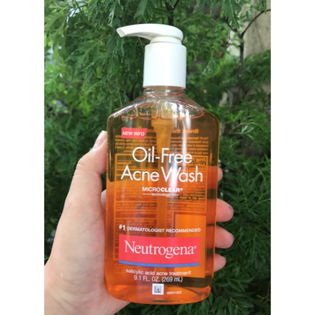 Sữa Rửa Mặt Giảm Mụn Neutrogena Oil-Free Acne Wash