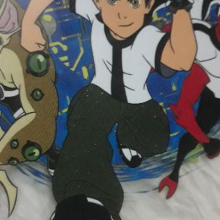 Hình ủi Ben 10 thách thức kẻ thù