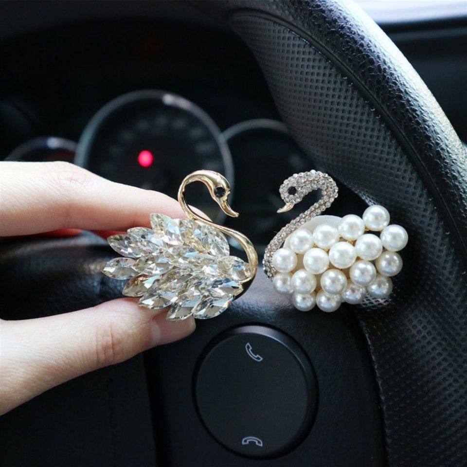 Kẹp Khuếch Tán Nước Hoa Xe Hơi Hình Thiên Nga Đính Ngọc Trai Dễ Thương