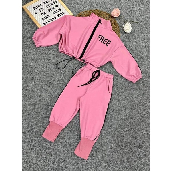 Bộ đồ thể thao thời trang mùa thu dành cho bé