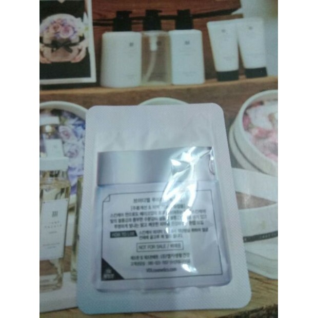 Free ship gói dưỡng trắng bật tông da ngay tức thì VDL Lumilayer Sample Tặng Nước Hoa