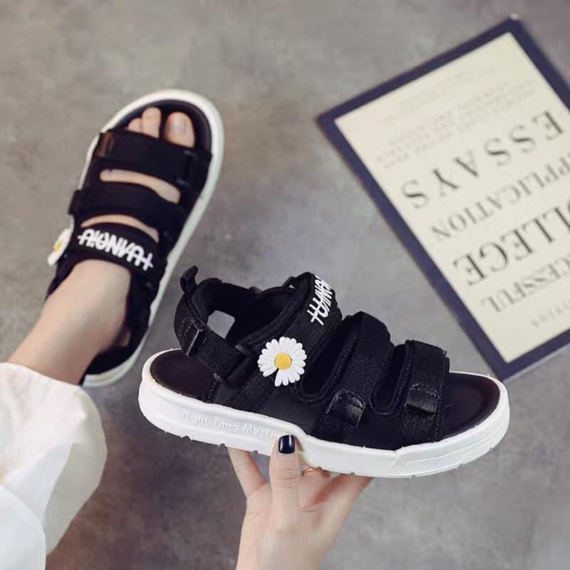 Sandal nữ 3 quai hoa cúc 1 bông vai mềm siêu xinh