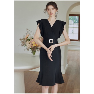 Đầm công sở thiết kế cổ tim tay ngắn màu đen trơn