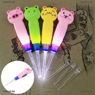 Dụng cụ lấy ráy tai có đèn LED cho bé
