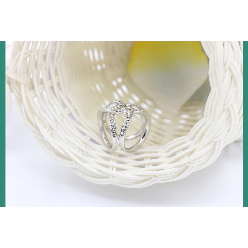 [HelleryVN] Kẹp Khăn Quàng Cổ 3 Vòng Đính Kim Cương Giả Thanh Lịch