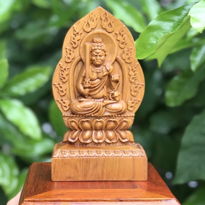 Tượng Phật để xe ô tô Bất Động Minh Vương bằng gỗ - Tuổi Dậụ ,Tặng 1 vòng đeo tay - BẢO HÀNH VÀ ĐỔI TRẢ