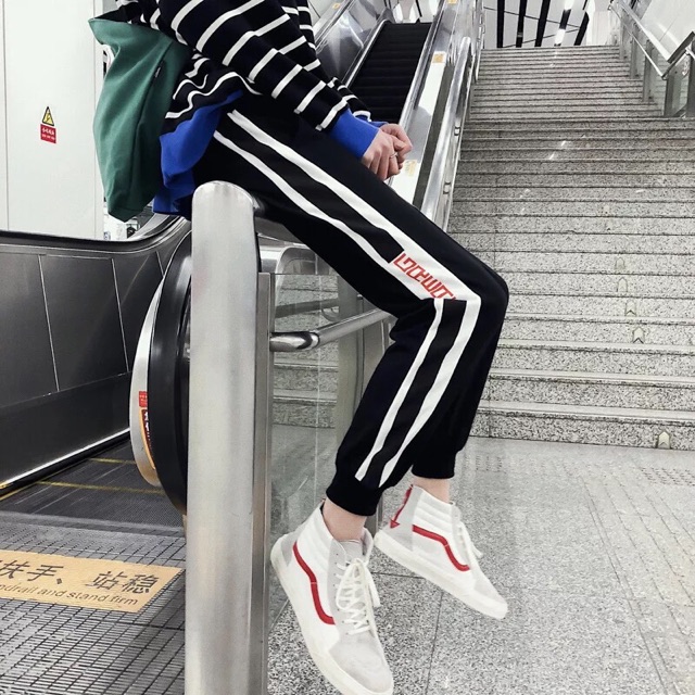 Quần jogger Nỉ unsiex Chữ Giữa nam nữ phong cách ulzzang Wind | BigBuy360 - bigbuy360.vn