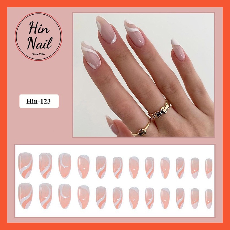 Móng tay giả Hin Nail màu hồng họa tiết vệt trắng bắt mắt