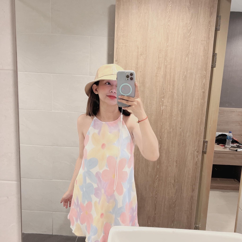 Đầm dây yếm mùa hè