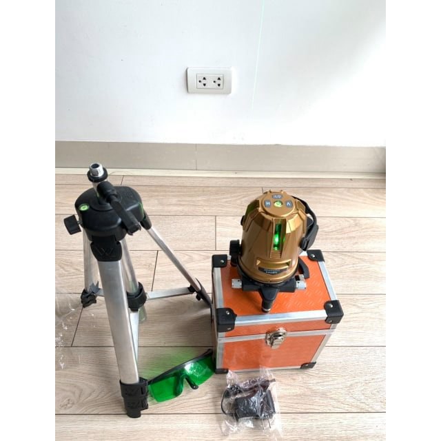 Máy cân mực đánh thăng bằng bằng tia Laser - 5 tia xanh tặng kèm chân nhôm 1,2M