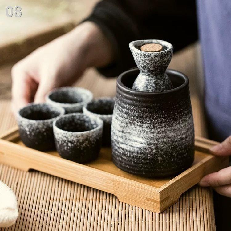 Chai sake của nhật bản ấm áp thiết lập