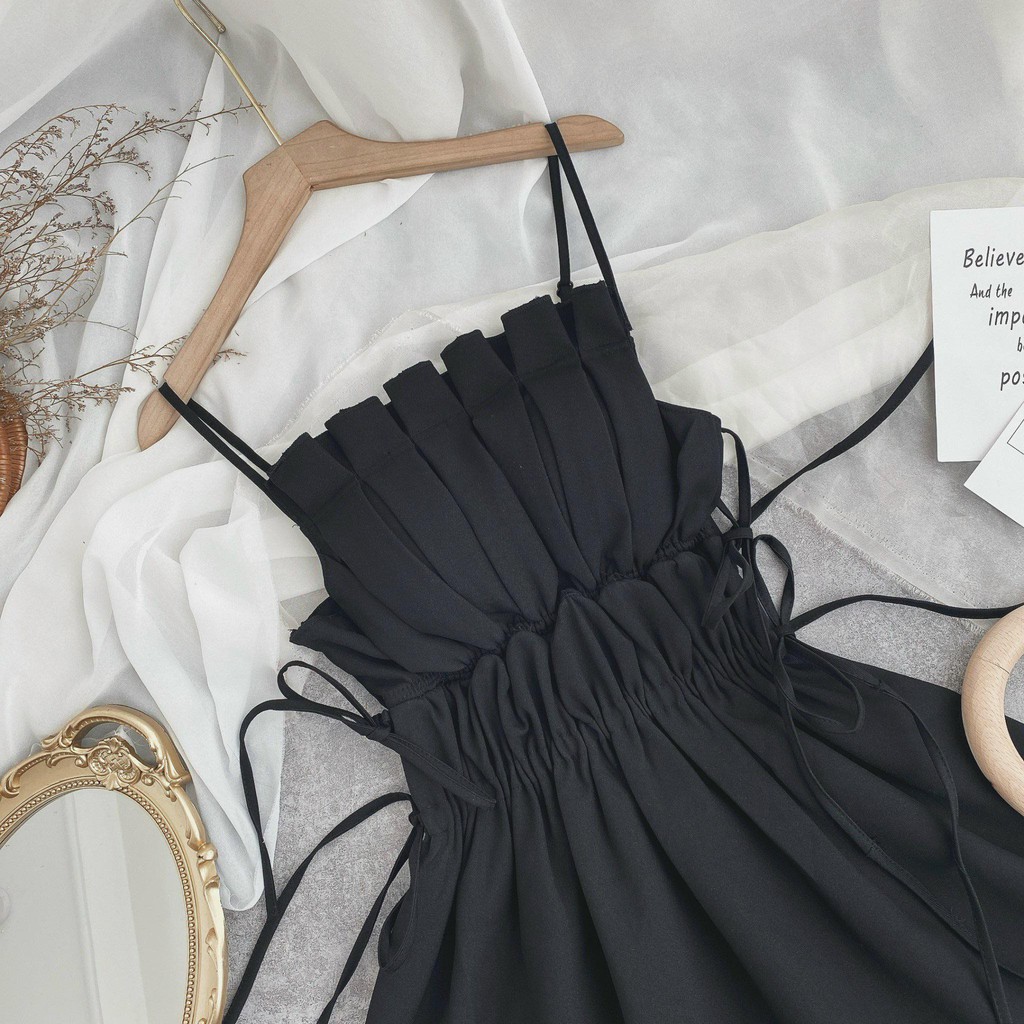 [Mã SKAMA06 giảm 8% tối đa 50K đơn 250K] Đầm đen xoè xếp ly ngực | BigBuy360 - bigbuy360.vn