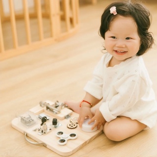 Bảng bận rộn cục bận rộn cho bé, busy board crèn luyện vận động tinh montessori mẫu D1, A3