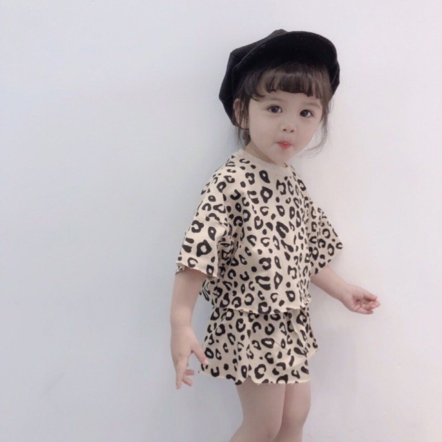 Bộ Áo Thun Tay Ngắn vs Quần Hoạ Tiết Da Báo Kiểu Dáng Dễ Cưng...  Cho Bé Từ 0-7Tuổi.