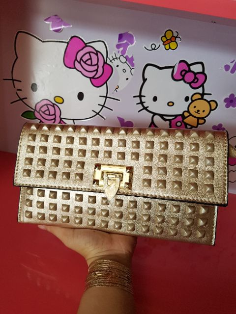 Clutch đinh siêu đẹp siêu hot | BigBuy360 - bigbuy360.vn