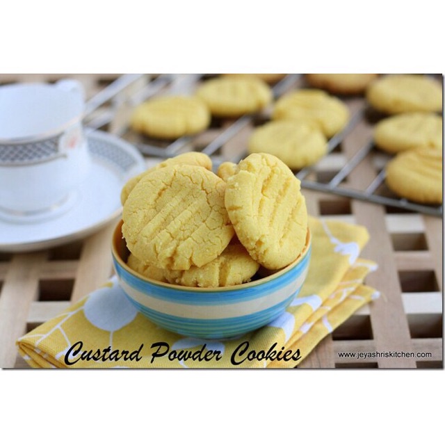 Bột sư tử Lion Custard / Bột trứng sữa 300g