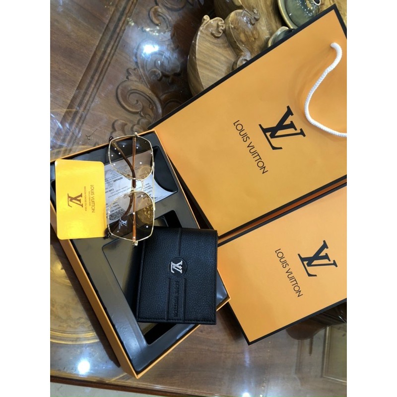 Sét Ví tặng kèm kính cao cấp. fullbox thẻ hãng❣️FREESHIP❣️