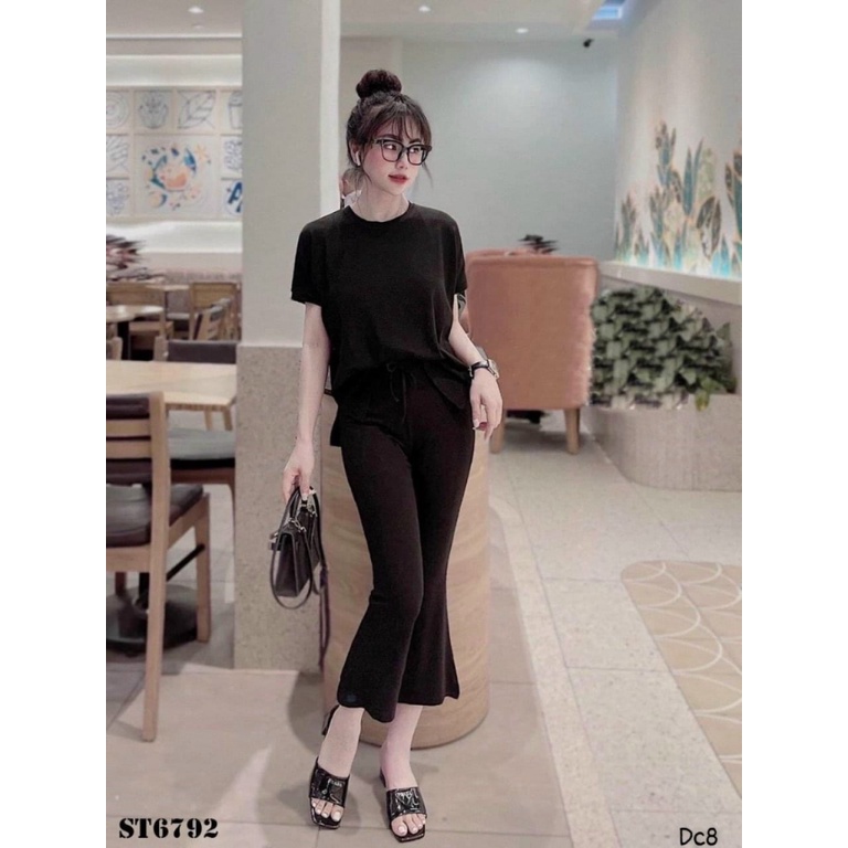 Mẫu HOT Trend Nhanh Cháy Hàng -- Sét Thun Gân Áo Tay Ngắn +  Quần Dài Ống Loe UP