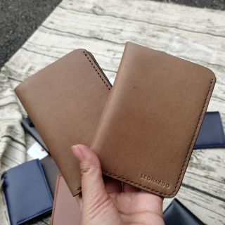Ví đứng, ví gập nam nữ màu vàng thư VD01 da thật handmade khâu tay