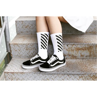 VỚ OFF- WHITE STREET STYLE