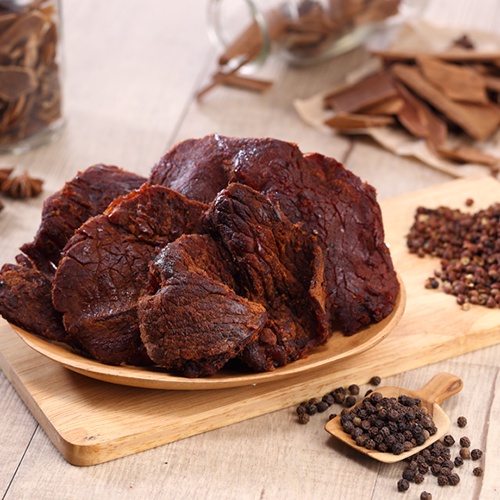 Khô Bò KowKun Đài Loan 180g Các Miếng Thịt Đều Màu, Thớ Dài - Thịt mềm, Gia Vị Hòa Quyện Với Nhau Rất Kích Thích