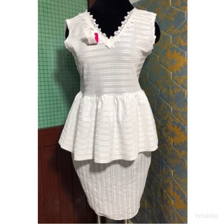 Đầm trắng phối ren