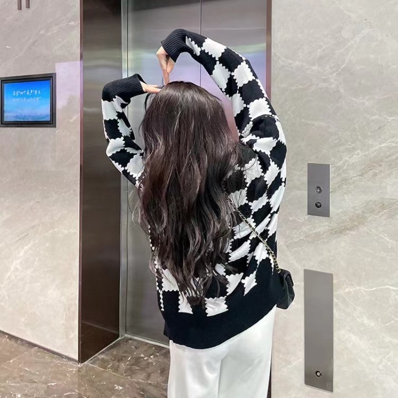 Áo khoác len cardigan dáng rộng họa tiết sọc caro thiết kế thời trang mùa đông phong cách Hàn Quốc cho nữ