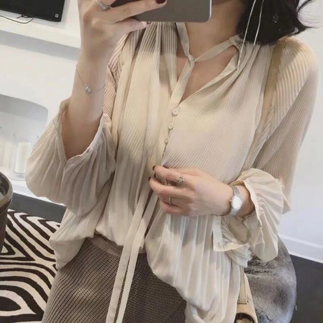 Áo sơ mi voan xếp ly