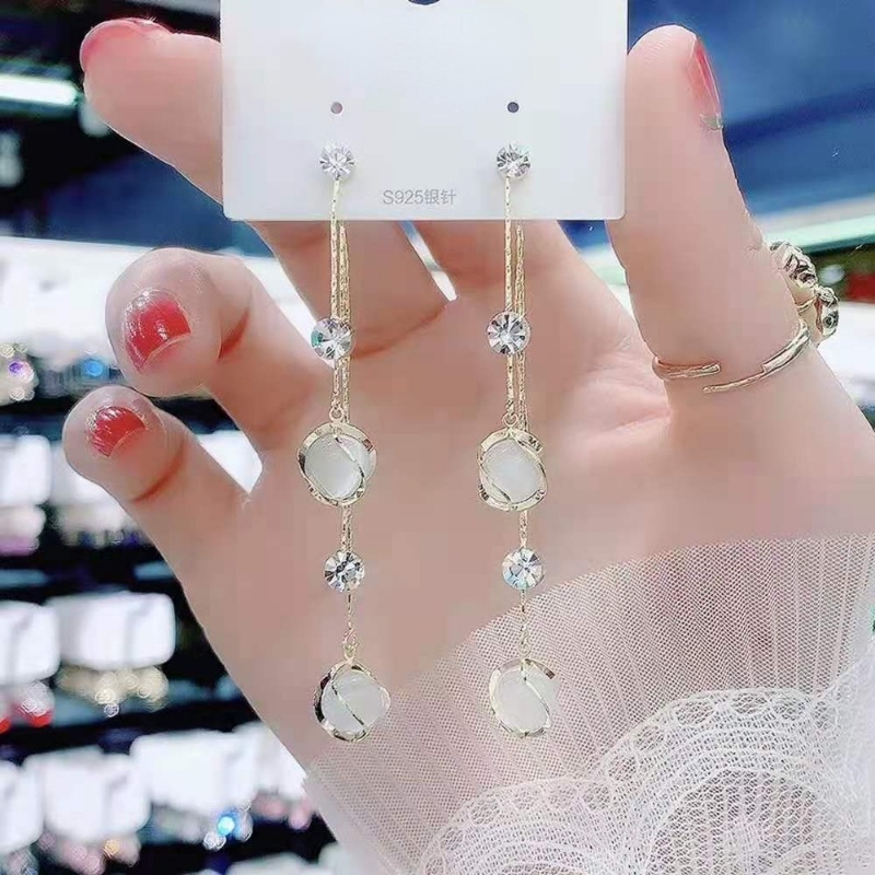 Khuyên Tai Dáng Dài Đính Đá Pha Lê Tua Rua Xinh Xắn