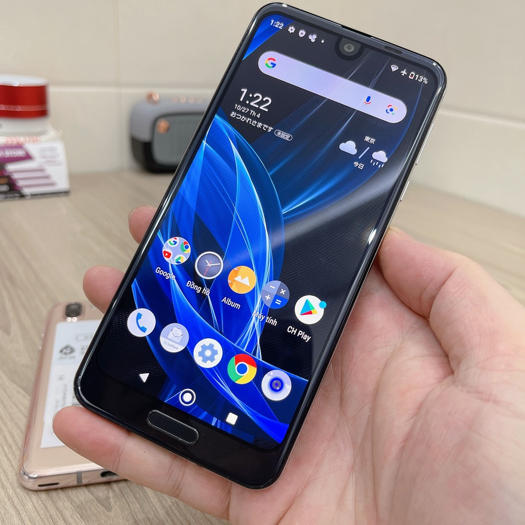 Điện thoại Sharp Aquos R2 - Snap 845 Màn tần số quét 120Hz