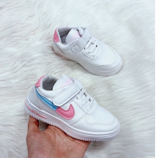 giày thể thao trắng bé trai bé gái size 26-31 móc cam hồng