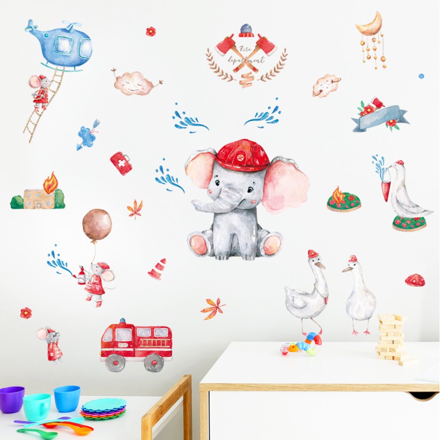 Decal dán tường Chú voi con đáng yêu