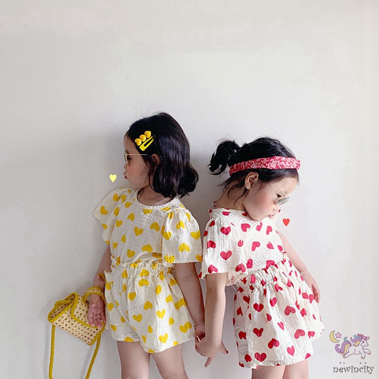Set Áo Thun Tay Ngắn &amp; Quần Short In Hình Trái Tim Cho Bé Gái