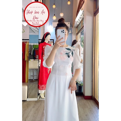 Áo dài trắng thiết kế đính kết hoa ,cổ tròn, tay lỡ, chất vải lụa tơ mềm mại 2 tà